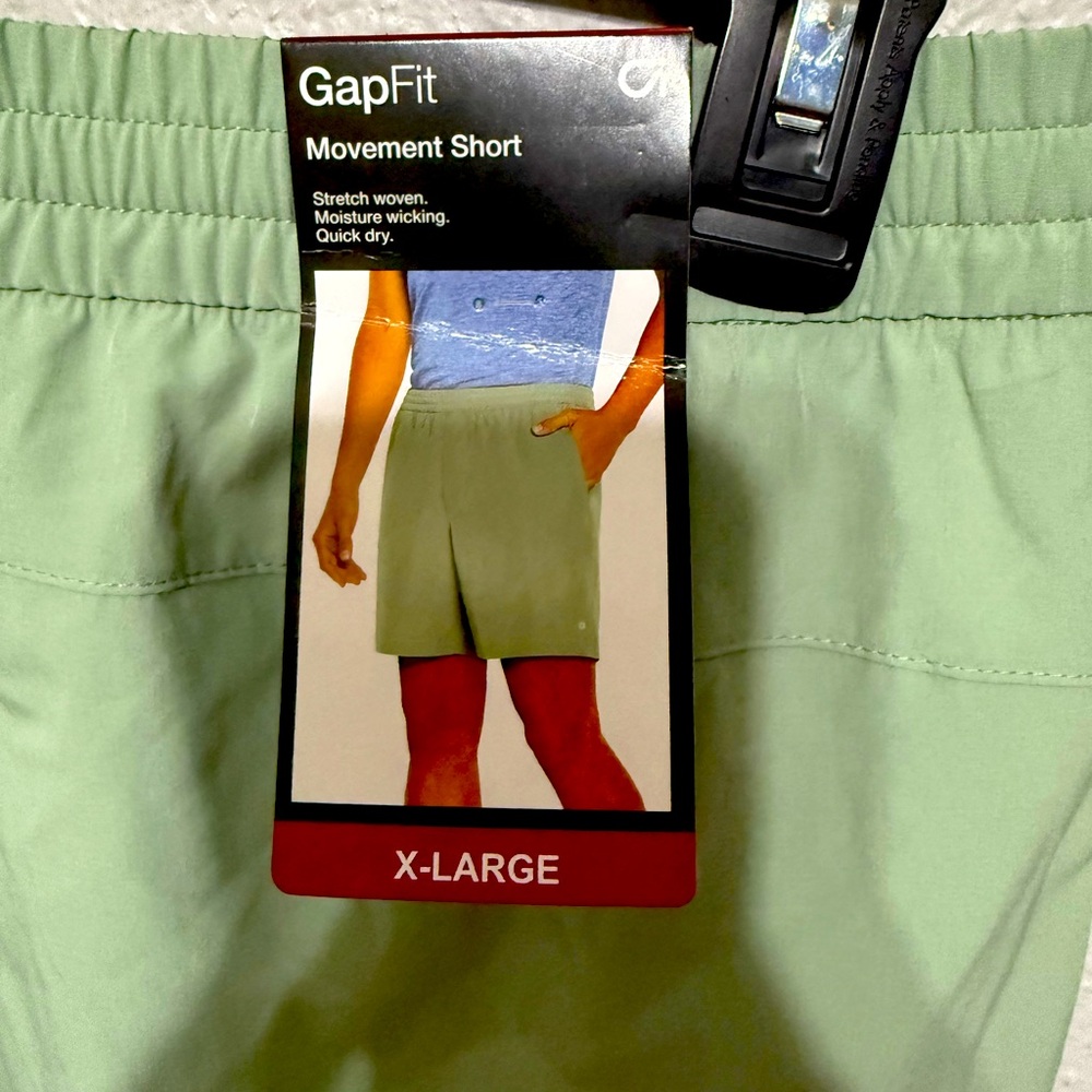 GAP Athletic Shorts in Light Green